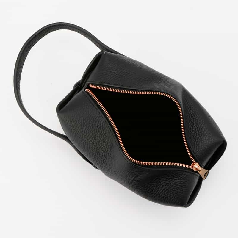 IL MICIO IL MICIO＜イル ミーチョ＞ ハンドルポーチバッグ "N-2" BLACK