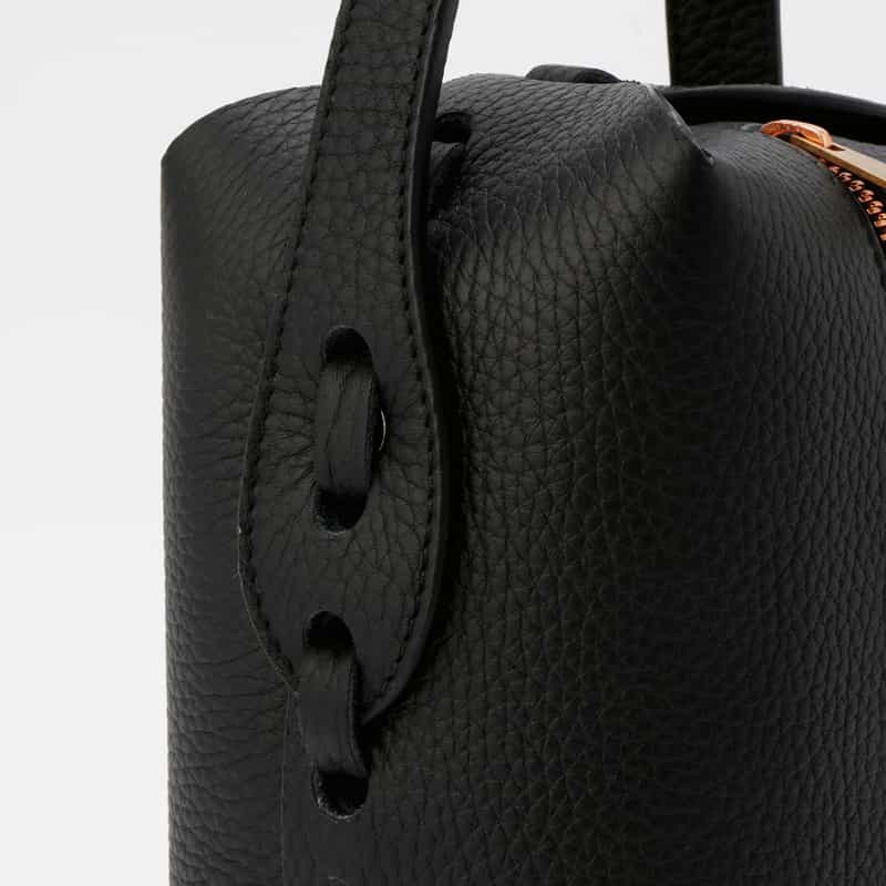 IL MICIO IL MICIO＜イル ミーチョ＞ ハンドルポーチバッグ "N-2" BLACK