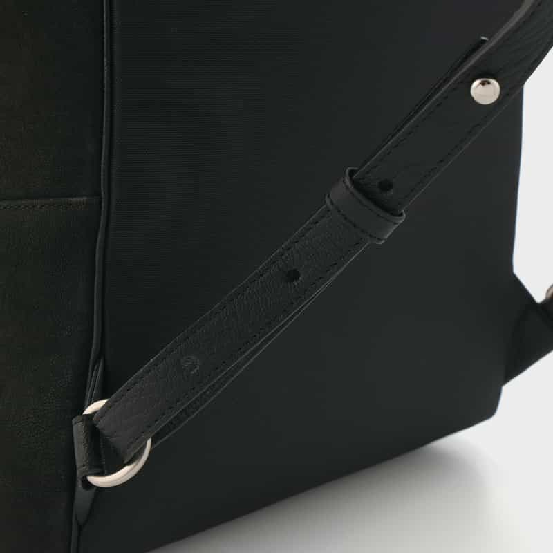 ETIAM ETIAM＜エティアム＞ レザーバックパック BLACK