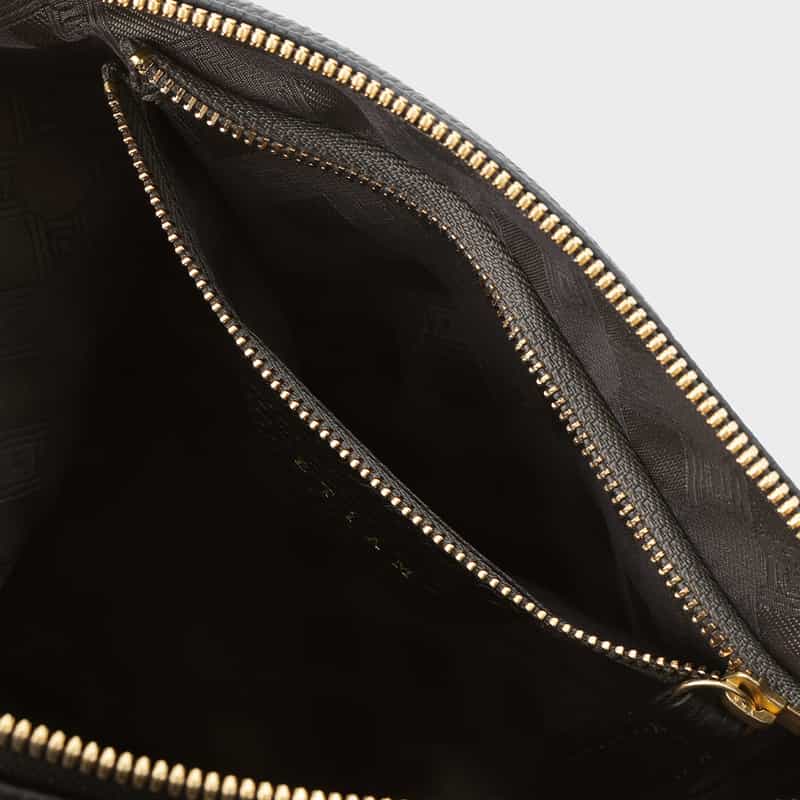 ETIAM ETIAM＜エティアム＞ レザーポーチバッグ BLACK