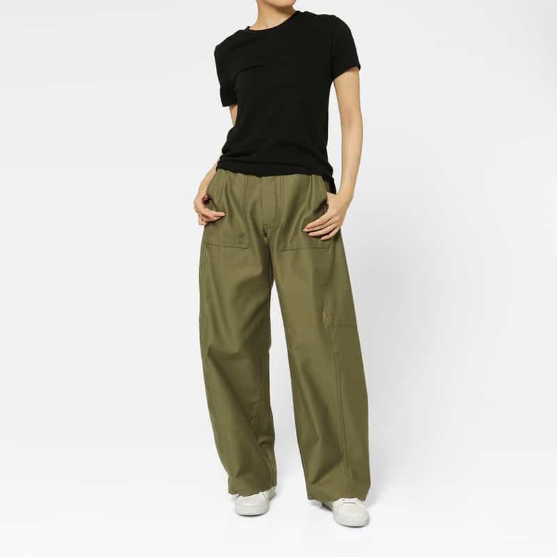 HYKE バックサテン バレルレッグパンツ KHAKI