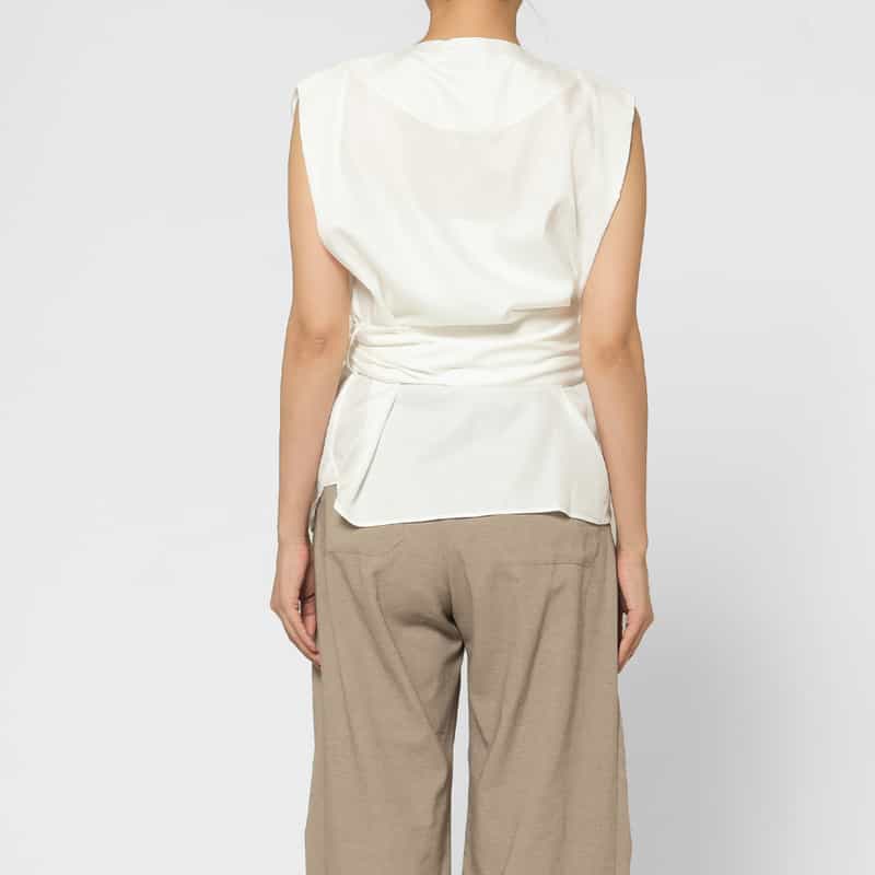 HYKE HYKE ＜ハイク＞ ツイル素材カウルネックブラウス WHITE