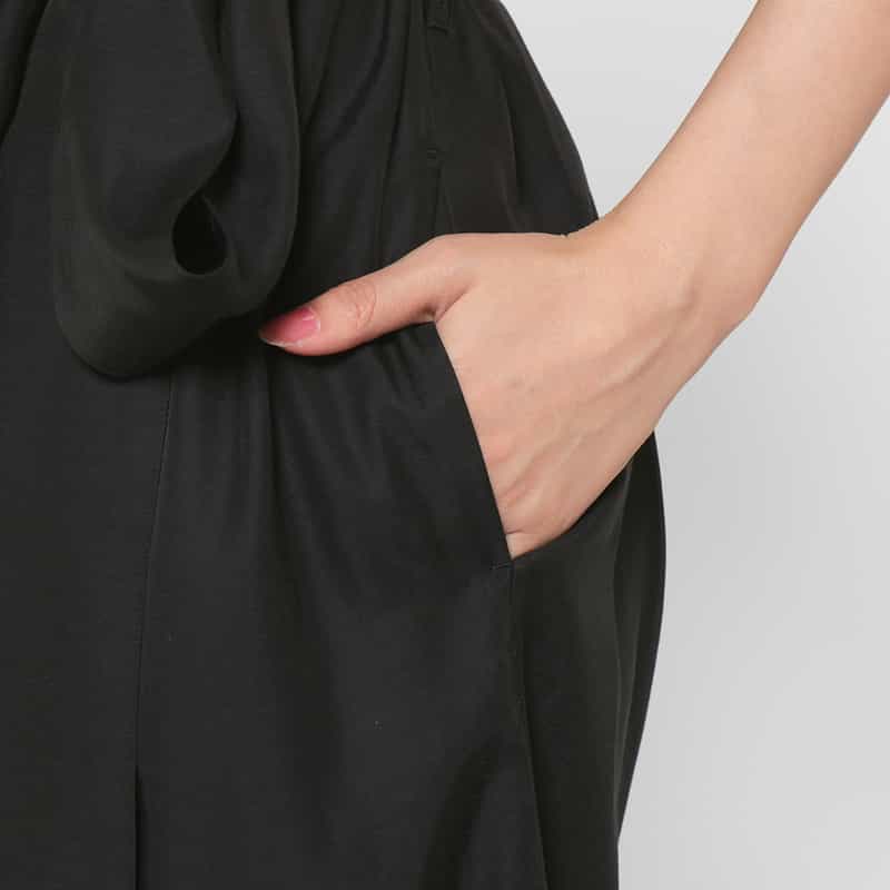 HYKE HYKE ＜ハイク＞ ツイル素材カウルネックドレス BLACK