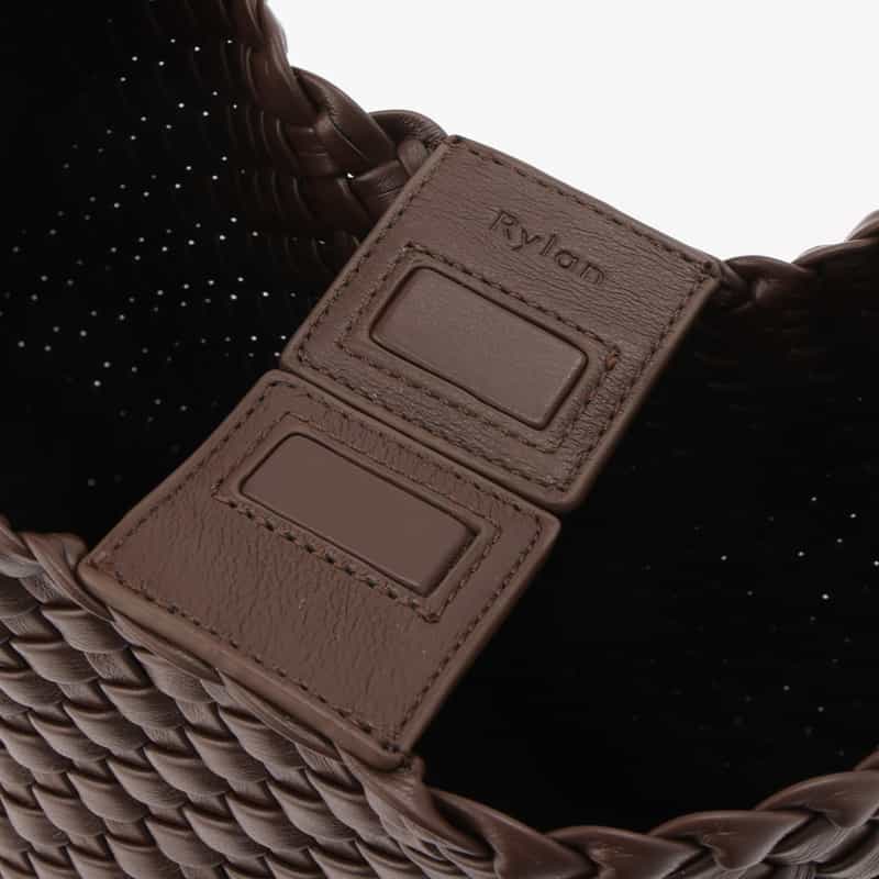 RYLAN RYLAN ＜ライラン＞ リサイクルヴィーガンレザー ラージトートバッグ DARK BROWN