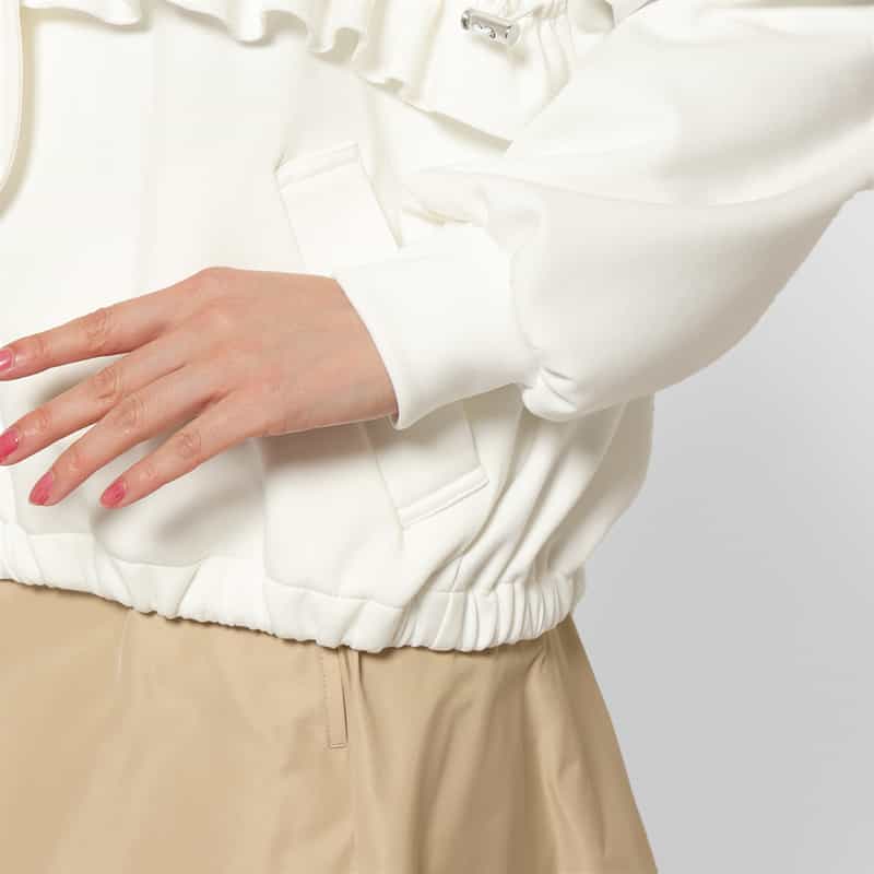 BARNEYS NEW YORK ウォッシャブル ボウタイ付きジップアップ フーデッドフリルブルゾン WHITE