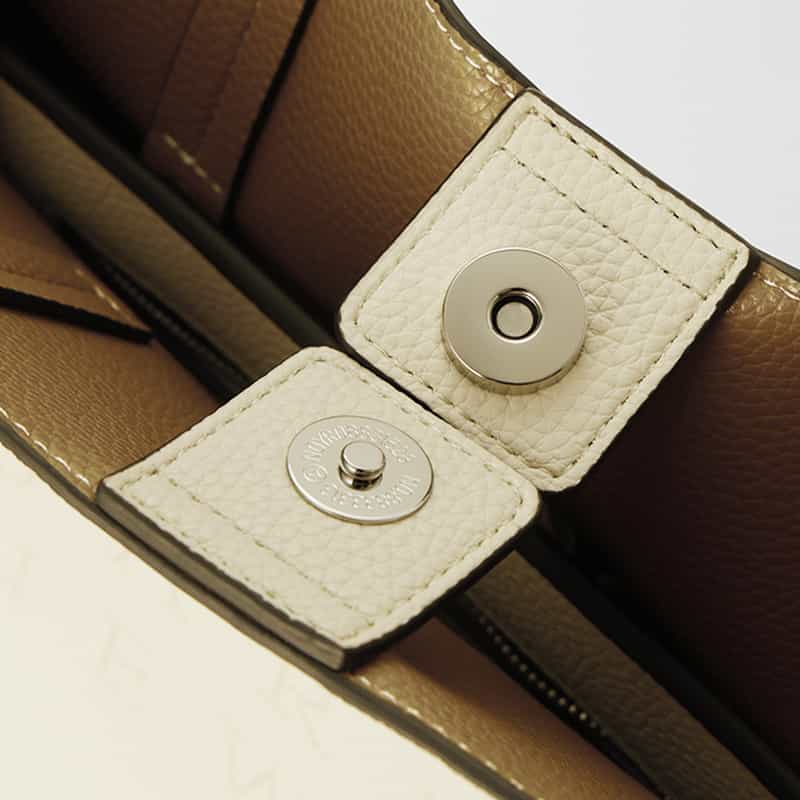 BARNEYS NEW YORK ロゴ入りトートバッグ WHITE