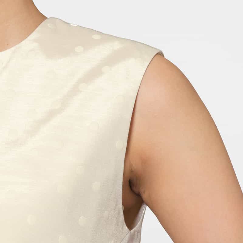 BARNEYS NEW YORK セットアップ ウォッシャブル ドット柄グログラン アシンメトリーフリルヘムブラウス WHITE