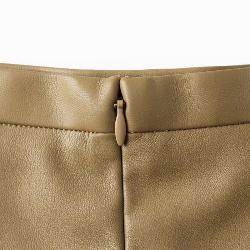 BARNEYS NEW YORK ウォッシャブル フェイクレザースカート CAMEL