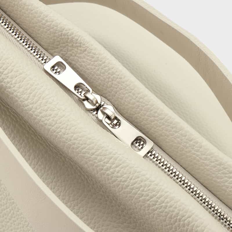 BUCKET BAGGAGE BUCKET BAGGAGE ＜バケット バゲージ＞ レザー ミニトートバッグ IVORY