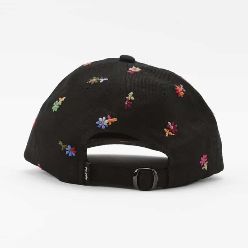 VOWELS VOWELS＜バウルズ＞ フラワー刺繍入りキャップ BLACK
