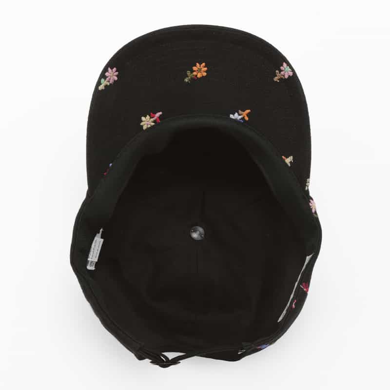 VOWELS VOWELS＜バウルズ＞ フラワー刺繍入りキャップ BLACK