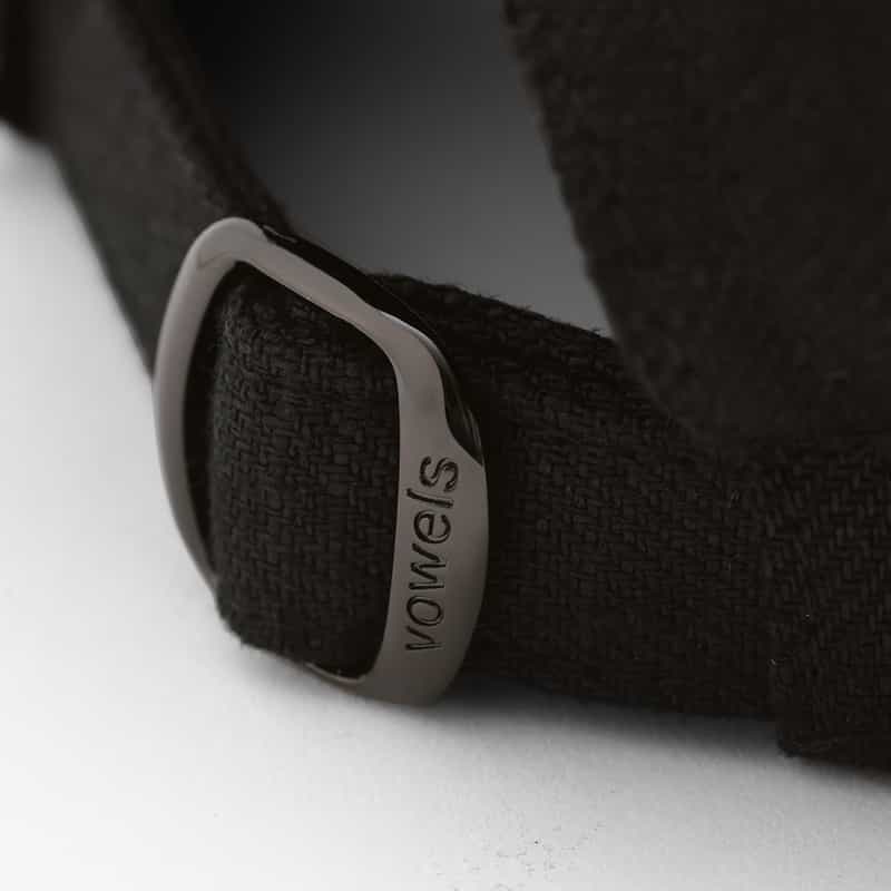 VOWELS VOWELS＜バウルズ＞ フラワー刺繍入りキャップ BLACK