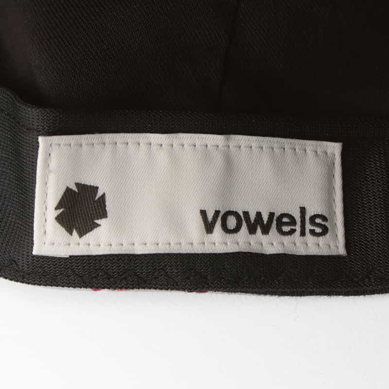 VOWELS VOWELS＜バウルズ＞ フラワー刺繍入りキャップ BLACK