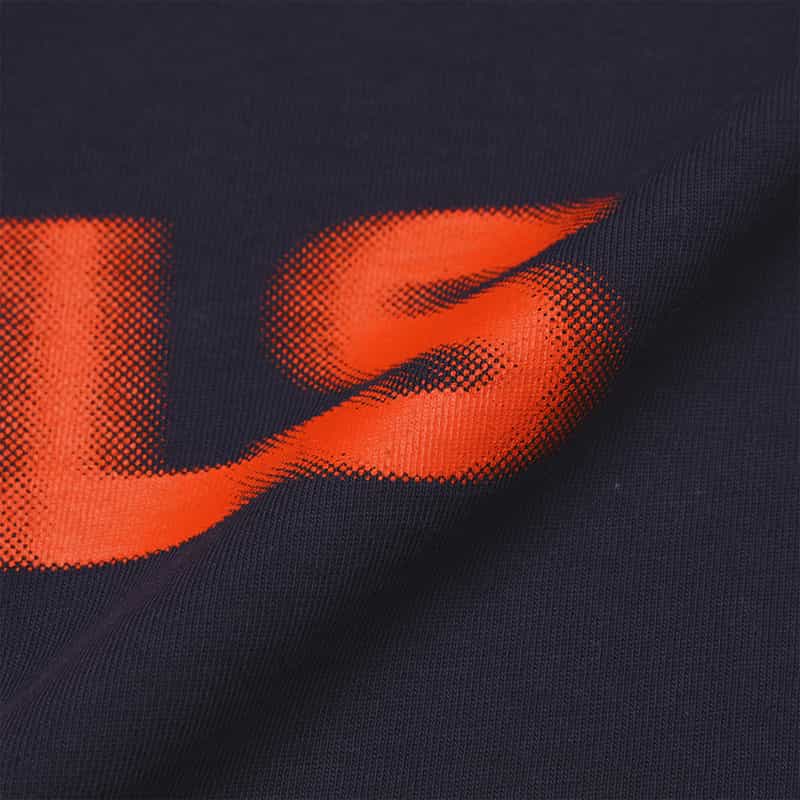 VOWELS VOWELS＜バウルズ＞ ロゴ入りTシャツ NAVY