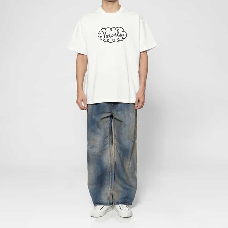 VOWELS VOWELS＜バウルズ＞ バーニーズ　ニューヨーク限定 ロゴ入りTシャツ WHITE