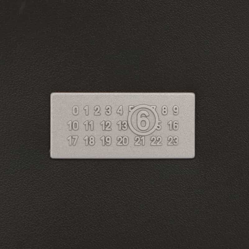 MM6 MAISON MARGIELA MM6 MAISON MARGIELA＜エムエム6 メゾン マルジェラ＞ フラグメントケース BLACK