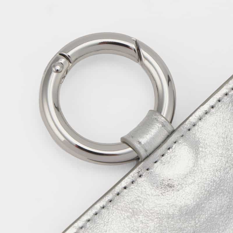 MM6 MAISON MARGIELA MM6 MAISON MARGIELA＜エムエム6 メゾン マルジェラ＞ メタリック フラグメントケース SILVER