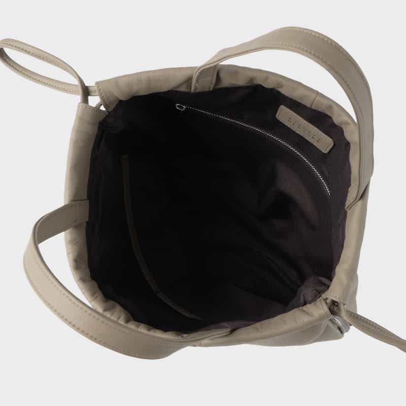 BARNEYS NEW YORK ソフトレザー ドローストリングバッグ GRAY BEIGE