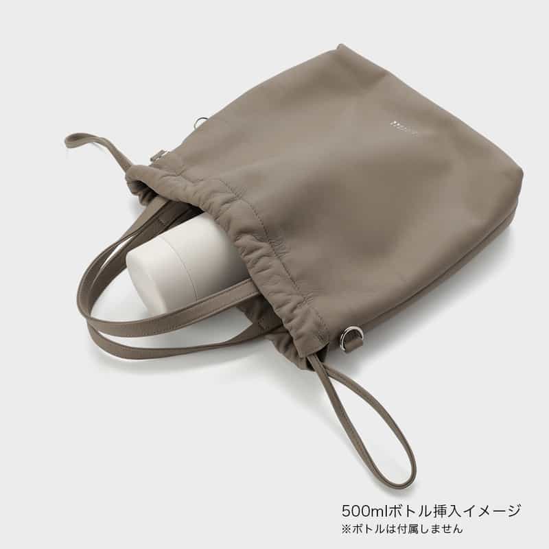 BARNEYS NEW YORK ソフトレザー ドローストリングバッグ GRAY BEIGE
