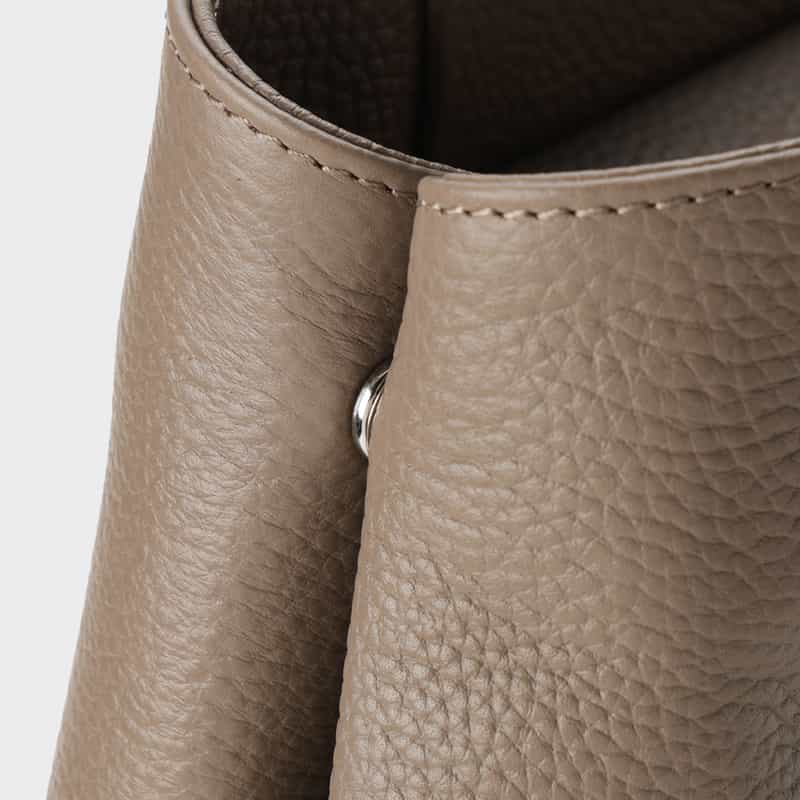 BARNEYS NEW YORK サイドホック付きトートバッグ GRAY