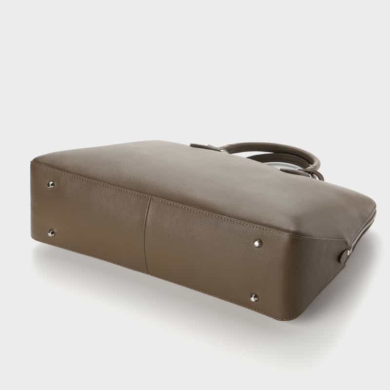 BARNEYS NEW YORK ラウンドジップブリーフケース BEIGE