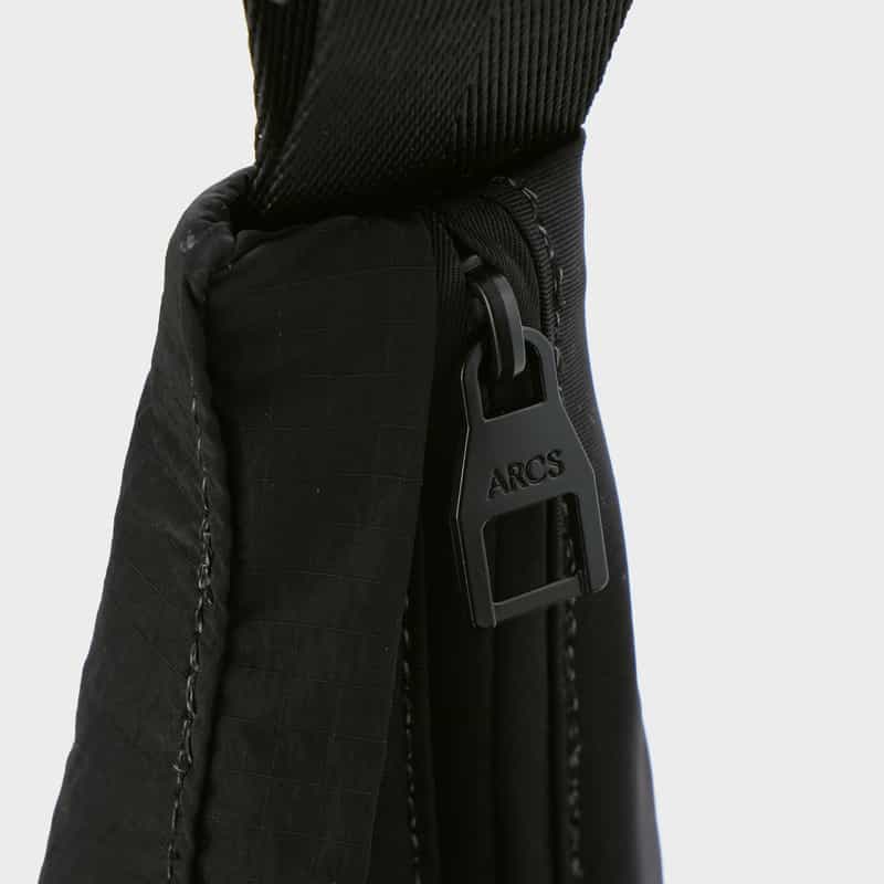 ARCS LONDON ARCS LONDON＜アークス ロンドン＞ スリングバッグ BLACK