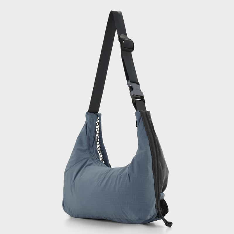 ARCS LONDON ARCS LONDON＜アークス ロンドン＞ スリングバッグ BLUE