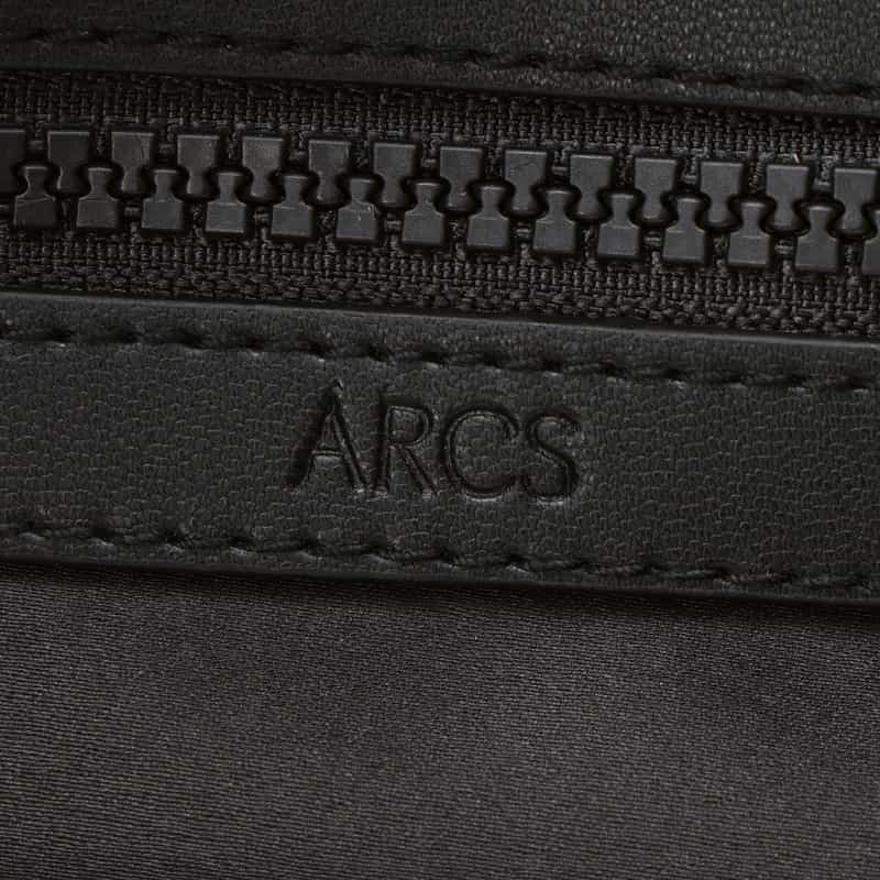 ARCS LONDON ARCS LONDON＜アークス ロンドン＞ スリングバッグ BEIGE