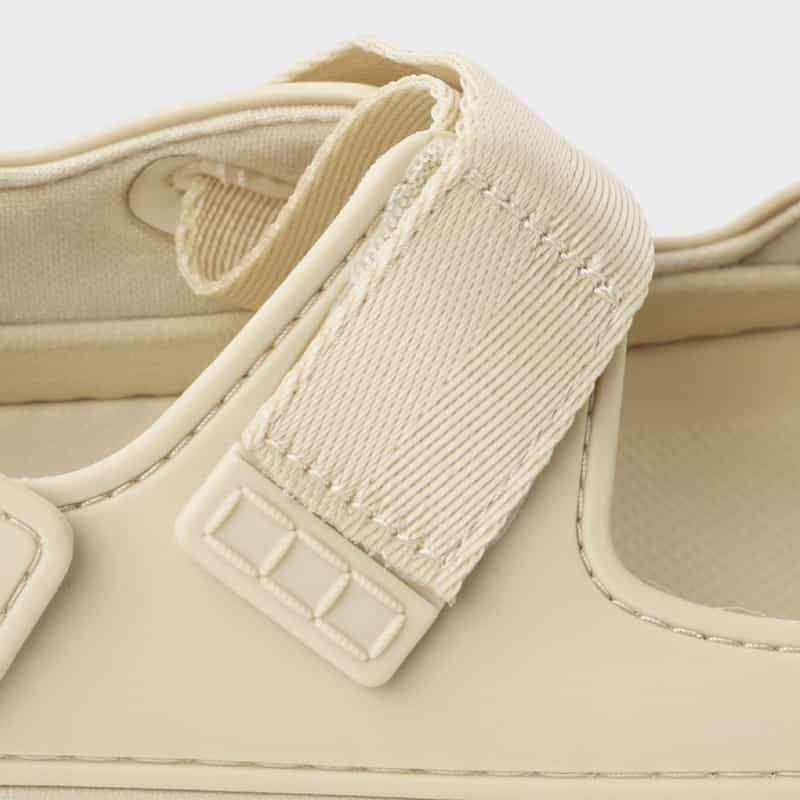 UGG(R) UGG(R) ＜アグ＞ プラットフォームサンダル “GOLDENGLOW“ BEIGE