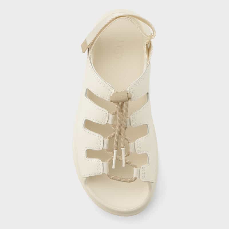 UGG(R) UGG(R) ＜アグ＞ プラットフォームトグルサンダル “GOLDENGLOW TOGGLE“ IVORY