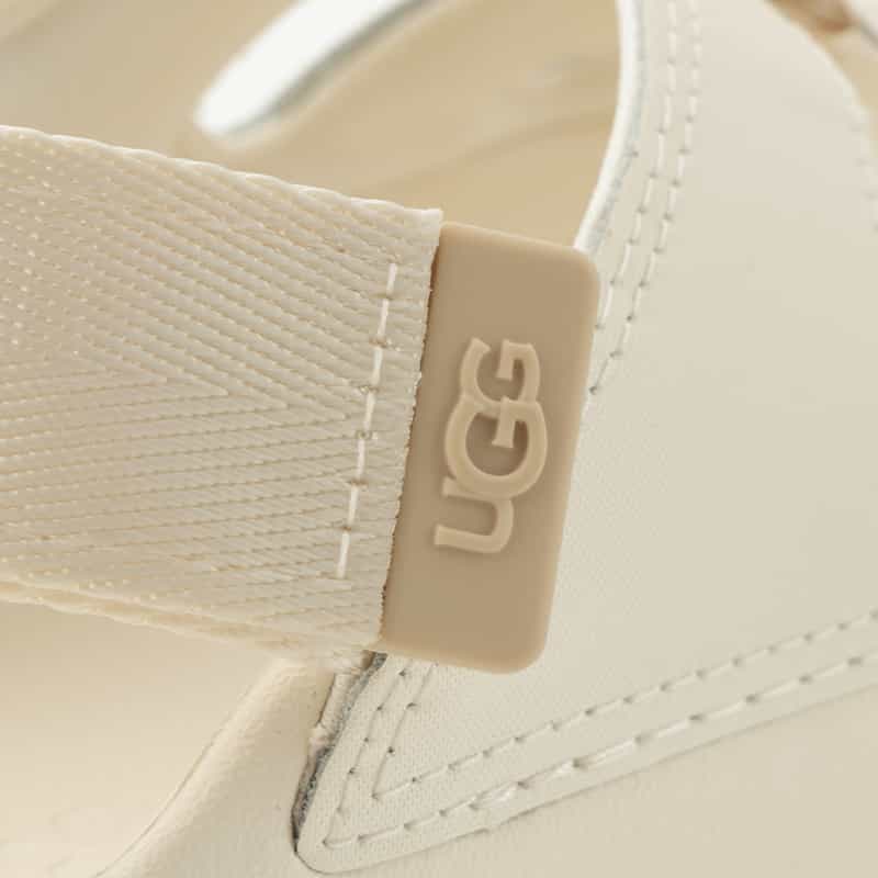 UGG(R) UGG(R) ＜アグ＞ プラットフォームトグルサンダル “GOLDENGLOW TOGGLE“ IVORY