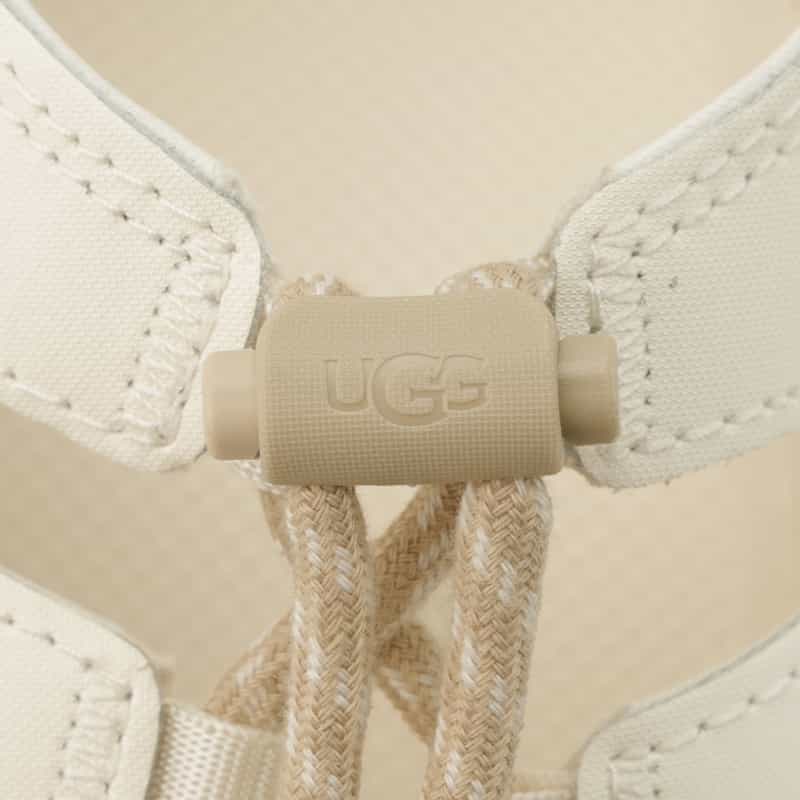 UGG(R) UGG(R) ＜アグ＞ プラットフォームトグルサンダル “GOLDENGLOW TOGGLE“ IVORY