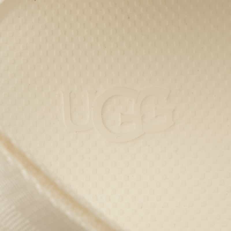 UGG(R) UGG(R) ＜アグ＞ プラットフォームトグルサンダル “GOLDENGLOW TOGGLE“ IVORY