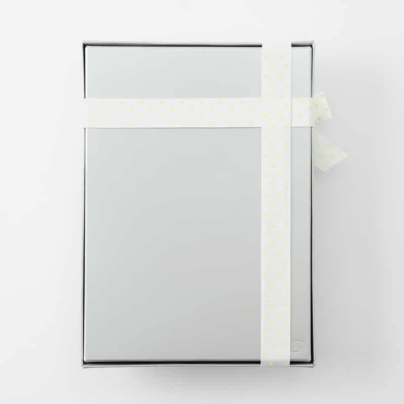 BARNEYS NEW YORK バーニーズ ニューヨーク カタログギフト（ブックタイプ）／レッド RED