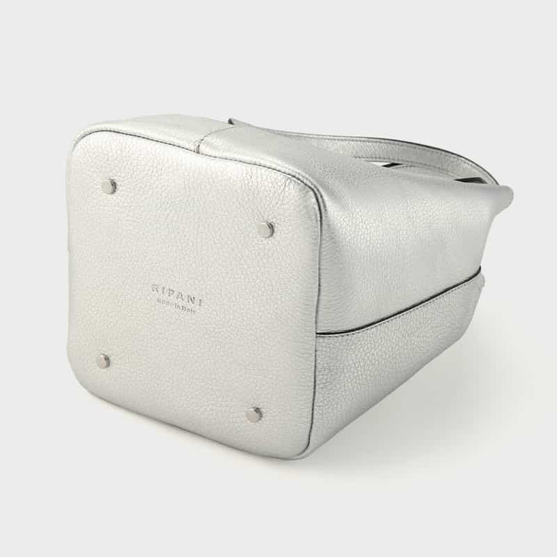 RIPANI RIPANI＜リパーニ＞ メタリックハンドバッグ “ANNA“ SILVER