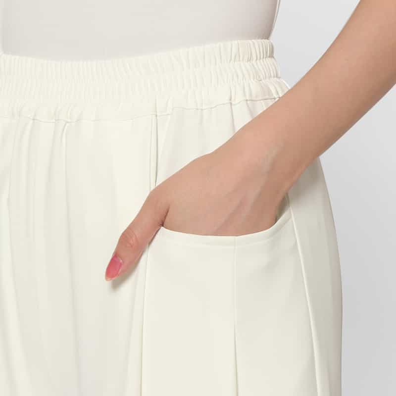 BARNEYS NEW YORK ウォッシャブル デザインポケット タックワイドパンツ OFF WHITE