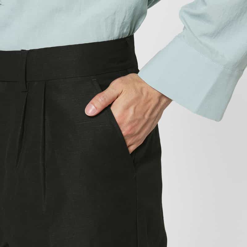 COMMAS COMMAS＜コンマ＞ タック入りパンツ BLACK