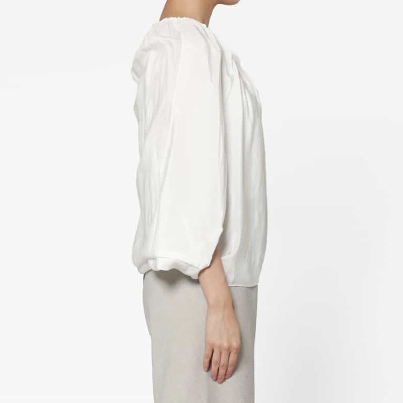 THE LOOM THE LOOM ＜ザ ルーム＞ シアー素材 ケープデザインブラウス WHITE