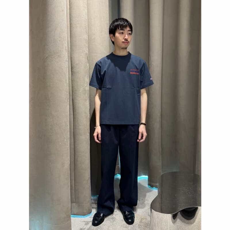 BARNEYS NEW YORK "BARNEYS" ＜チャンピオン＞ ロゴ入りカットソー NAVY