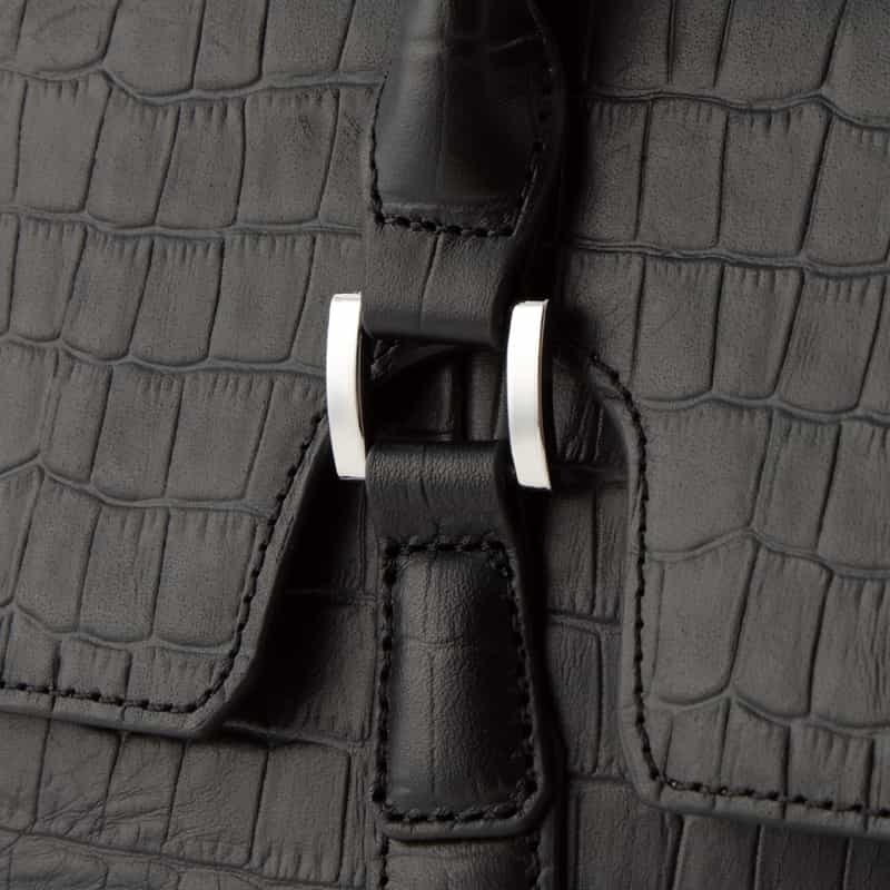 BARNEYS NEW YORK フラップ付きクロコ型押しトートバッグ BLACK
