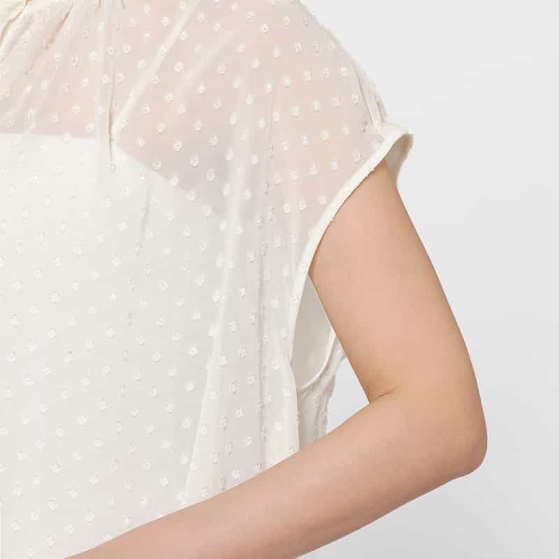 BARNEYS NEW YORK ウォッシャブル ドット柄ジャカードシアーブラウス WHITE