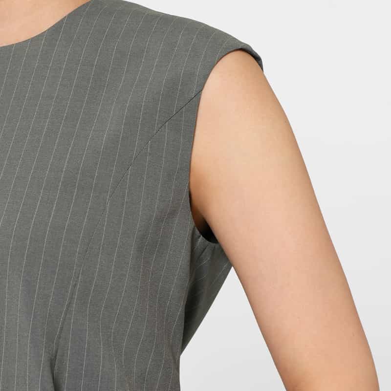 BARNEYS NEW YORK セットアップ ウォッシャブル ストライプ柄ブレアブラウス GRAY