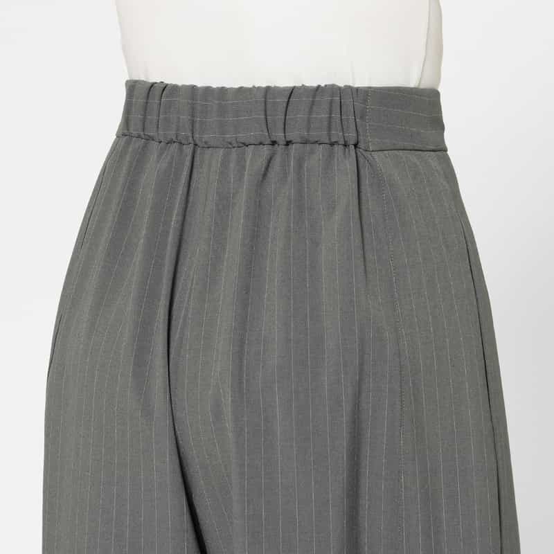 BARNEYS NEW YORK セットアップ ウォッシャブル ストライプ柄バレルレッグパンツ GRAY