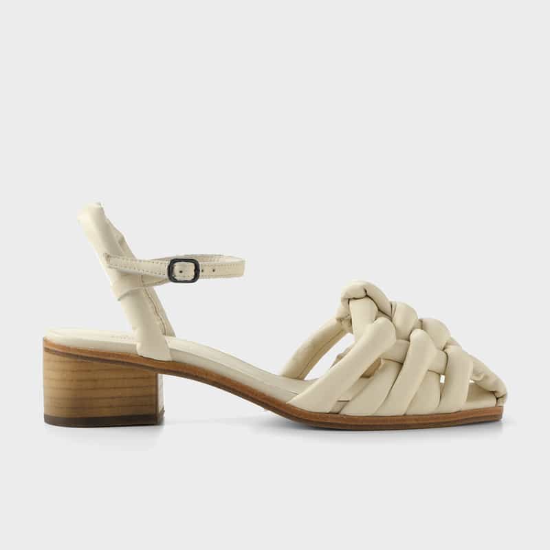 HEREU HEREU ＜ヘリュー＞ ストラップサンダル IVORY
