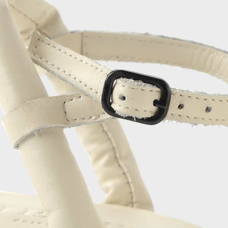 HEREU HEREU ＜ヘリュー＞ ストラップサンダル IVORY