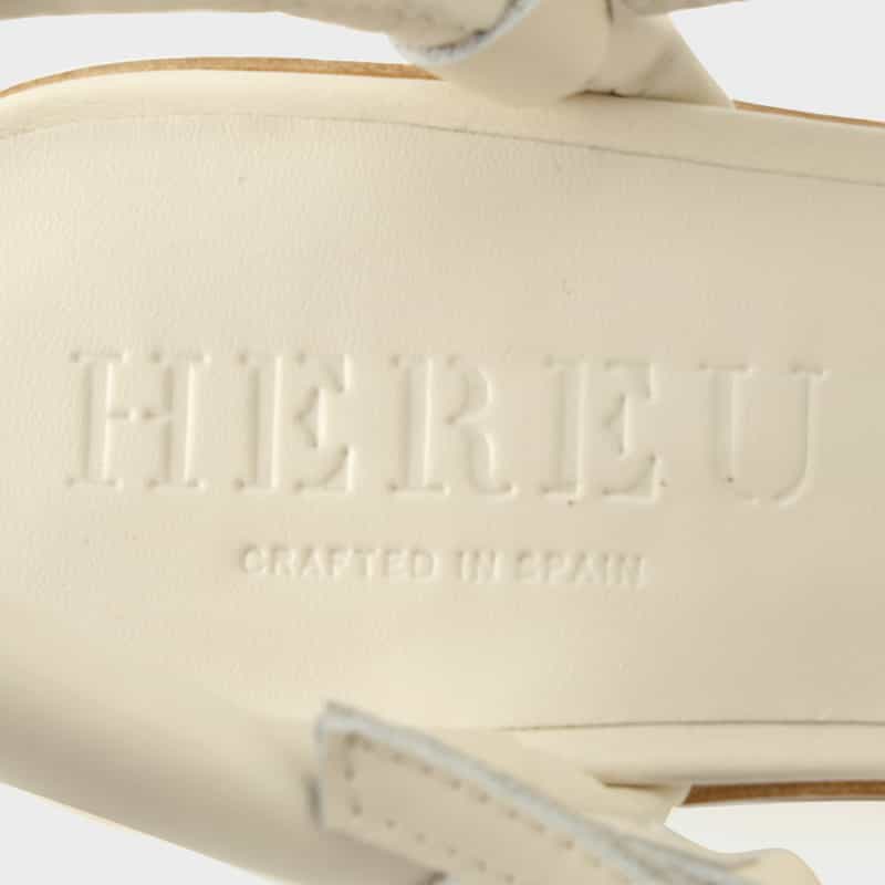 HEREU HEREU ＜ヘリュー＞ ストラップサンダル IVORY