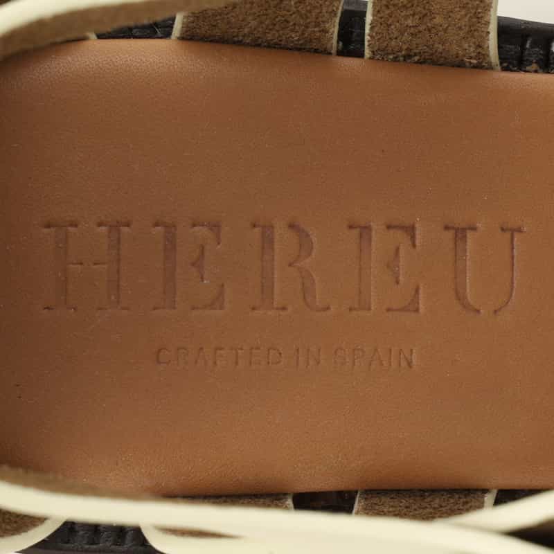 HEREU HEREU ＜ヘリュー＞ グルカサンダル IVORY