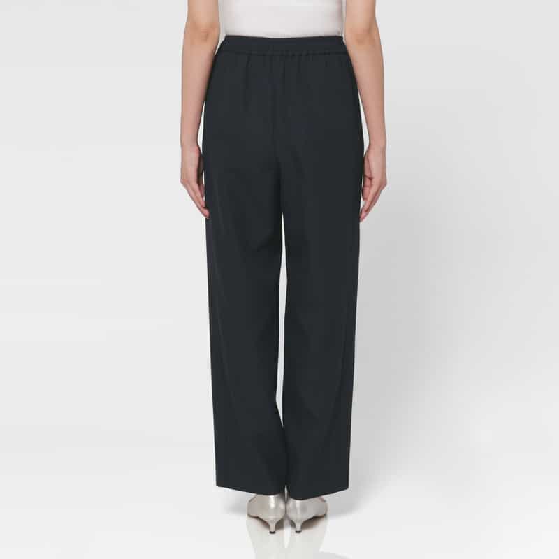 BARNEYS NEW YORK ウォッシャブル サイドタック入りイージーストレートパンツ NAVY