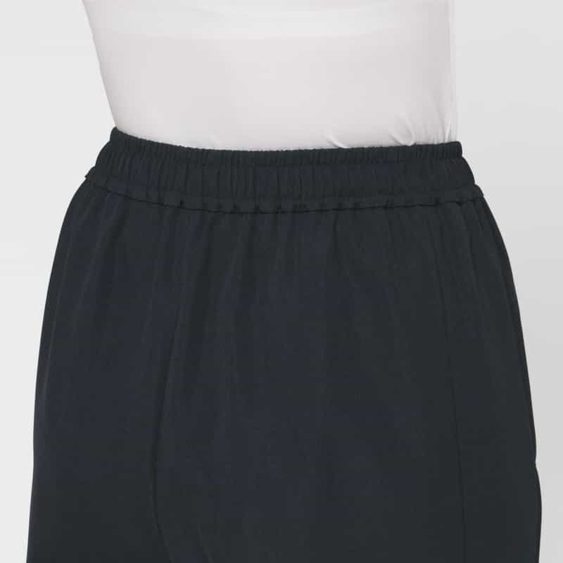 BARNEYS NEW YORK ウォッシャブル サイドタック入りイージーストレートパンツ NAVY