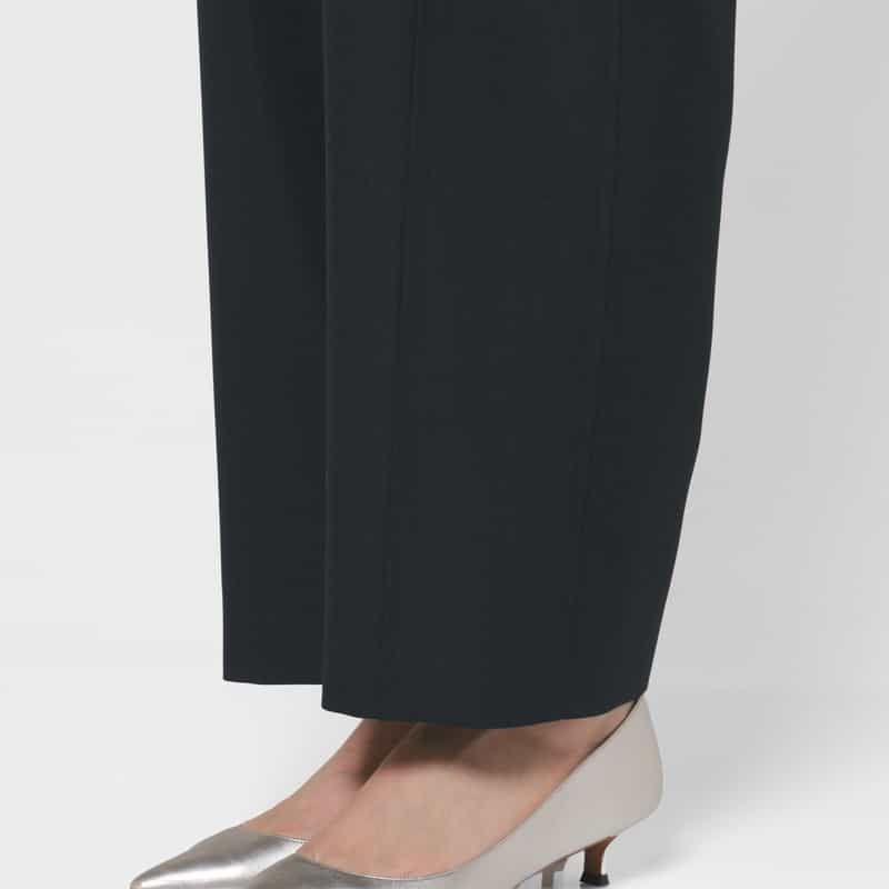 BARNEYS NEW YORK ウォッシャブル サイドタック入りイージーストレートパンツ NAVY